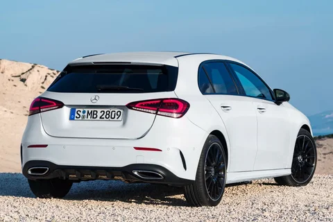 Mercedes-Benz Třída A A 250 e 2019 view 2