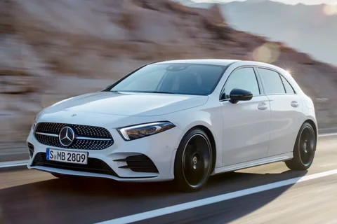 Mercedes-Benz Třída A A 250 e 2019 view 5