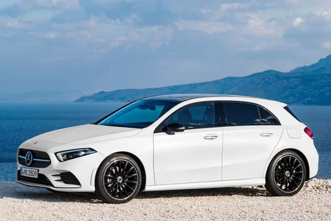 Mercedes-Benz Třída A A 250 e 2019 view 10