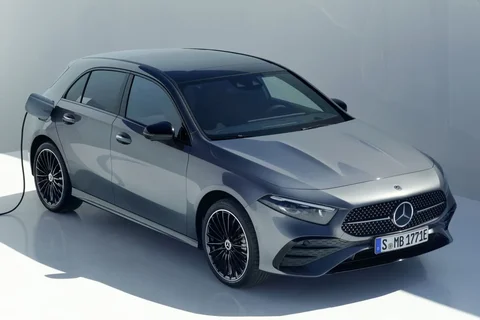 Mercedes-Benz Třída A A 250 e Business Solution 2025 view 2