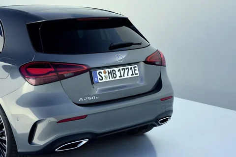 Mercedes-Benz Třída A A 250 e Business Solution 2025 view 3