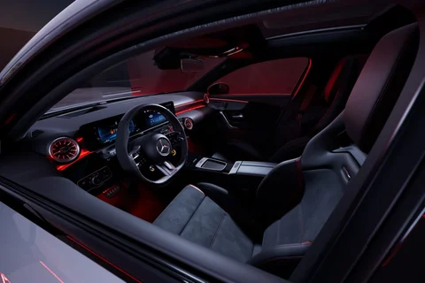 Mercedes-Benz Třída A A 250 e Business Solution 2025 view 10