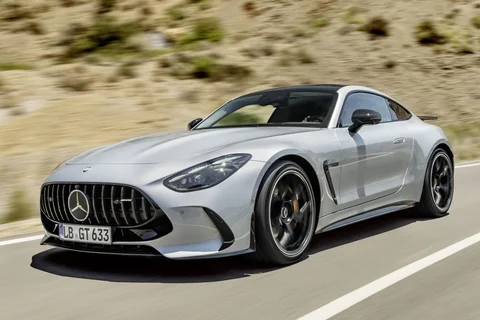 Mercedes-Benz AMG GT 2023 front view
