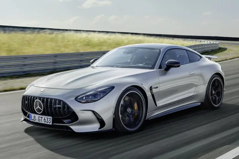 Mercedes-Benz AMG GT 63 S E Performance 2024 view 12