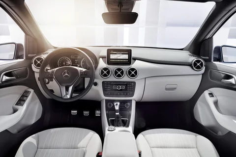 Mercedes-Benz Třída B B 250 2012 view 2