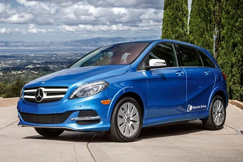 Mercedes-Benz B-Klasse B 250 e 2015 view 5