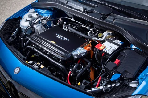Mercedes-Benz B-Klasse B 250 e 2015 view 10