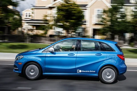 Mercedes-Benz B-Klasse B 250 e 2015 view 11