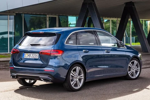 Mercedes-Benz B-Class B 250 e 2020 view 3
