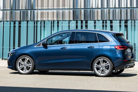 Mercedes-Benz B-Class B 250 e 2020 view 5