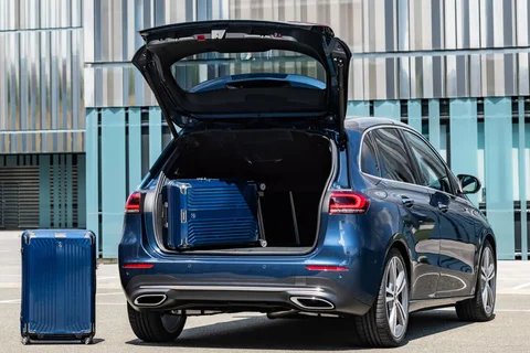 Mercedes-Benz B-Class B 250 e 2020 view 9