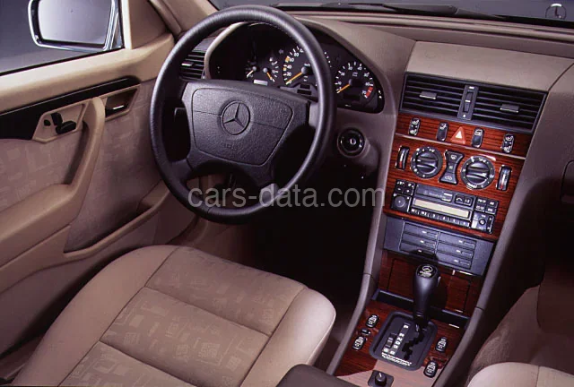 Mercedes-Benz Třída C C 180 Elegance Combi 1996 front view
