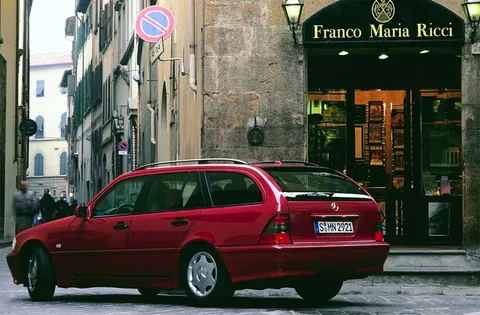 Mercedes-Benz Třída C C 200 Kompressor Elegance Combi 2000 view 2