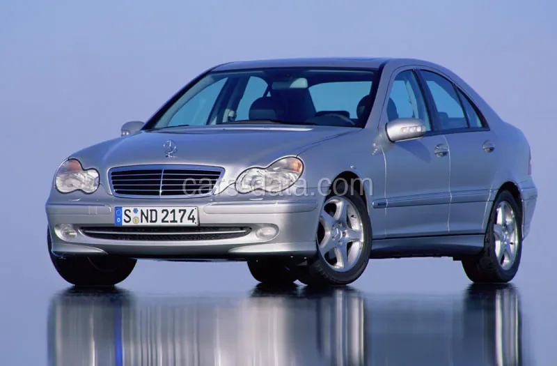 Mercedes-Benz Třída C C 320 Elegance 2000 front view