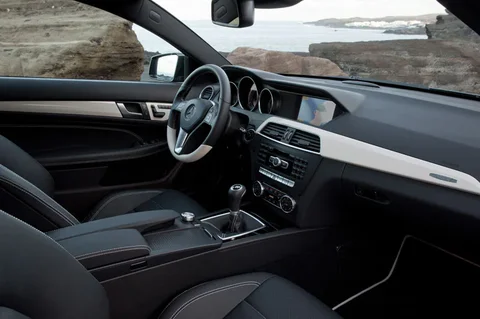 Mercedes-Benz Třída C C 250 Coupé 2011 view 11