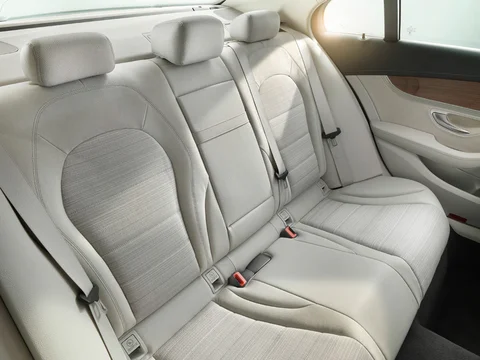 Mercedes-Benz Třída C C 350 e 2017 view 3