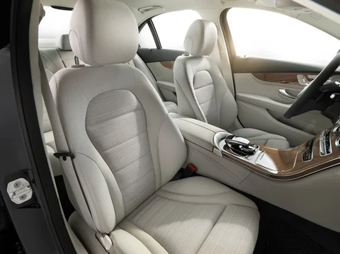Mercedes-Benz Třída C C 350 e 2017 view 4