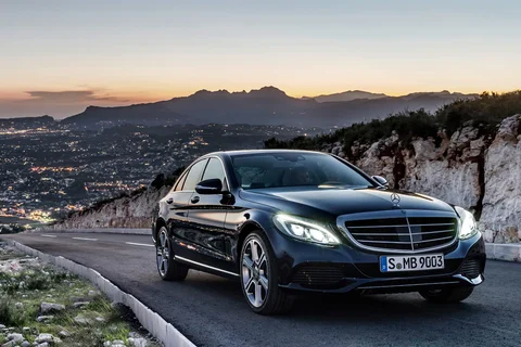 Mercedes-Benz Třída C C 350 e 2017 view 12