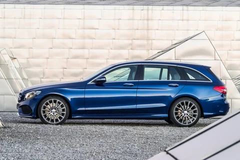 Mercedes-Benz Třída C C 350 e Estate 2017 view 5
