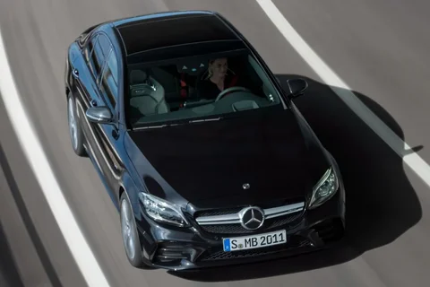 Mercedes-Benz Třída C C 300 e 2019 view 3