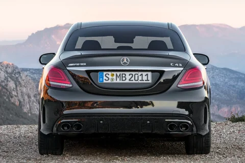 Mercedes-Benz Třída C C 300 e 2019 view 4