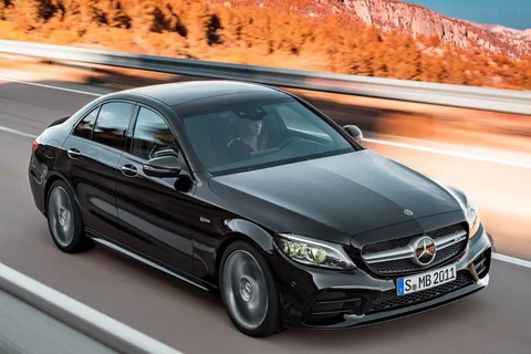 Mercedes-Benz Třída C C 300 e 2019 view 5