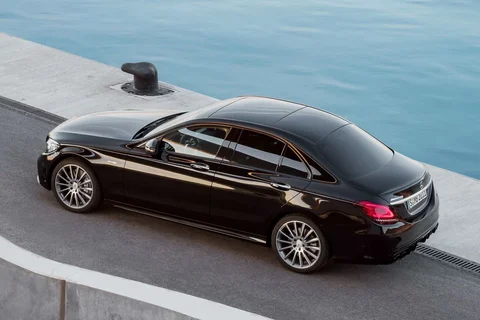 Mercedes-Benz Třída C C 300 e 2019 view 7