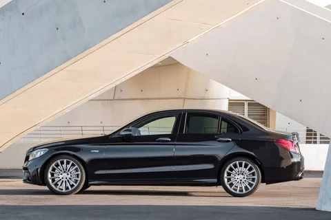 Mercedes-Benz Třída C C 300 e 2019 view 8