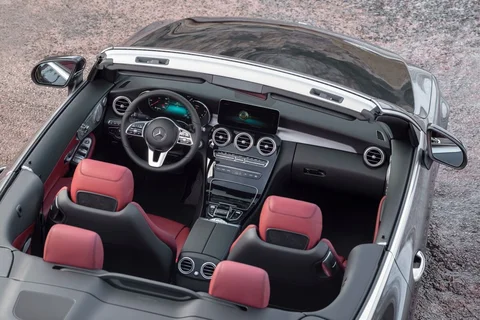 Mercedes-Benz Třída C C 200 Cabriolet 2018 view 2