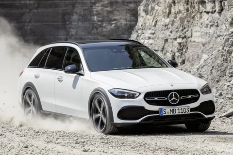 Mercedes-Benz C-Class C 200 4MATIC Estate All-Terrain 2021 kombi view 2