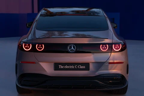 Mercedes-Benz Clase C C 400 4MATIC Electric Launch Edition 2026 sedán vista 10