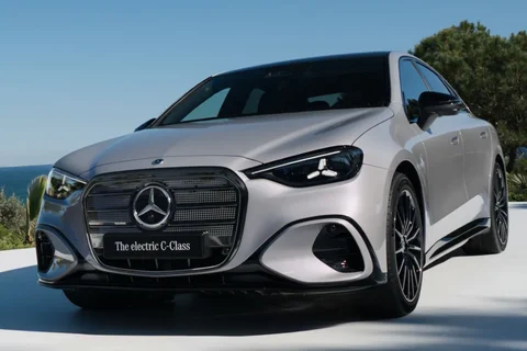 Mercedes-Benz Clase C C 400 4MATIC Electric Launch Edition 2026 sedán vista 11