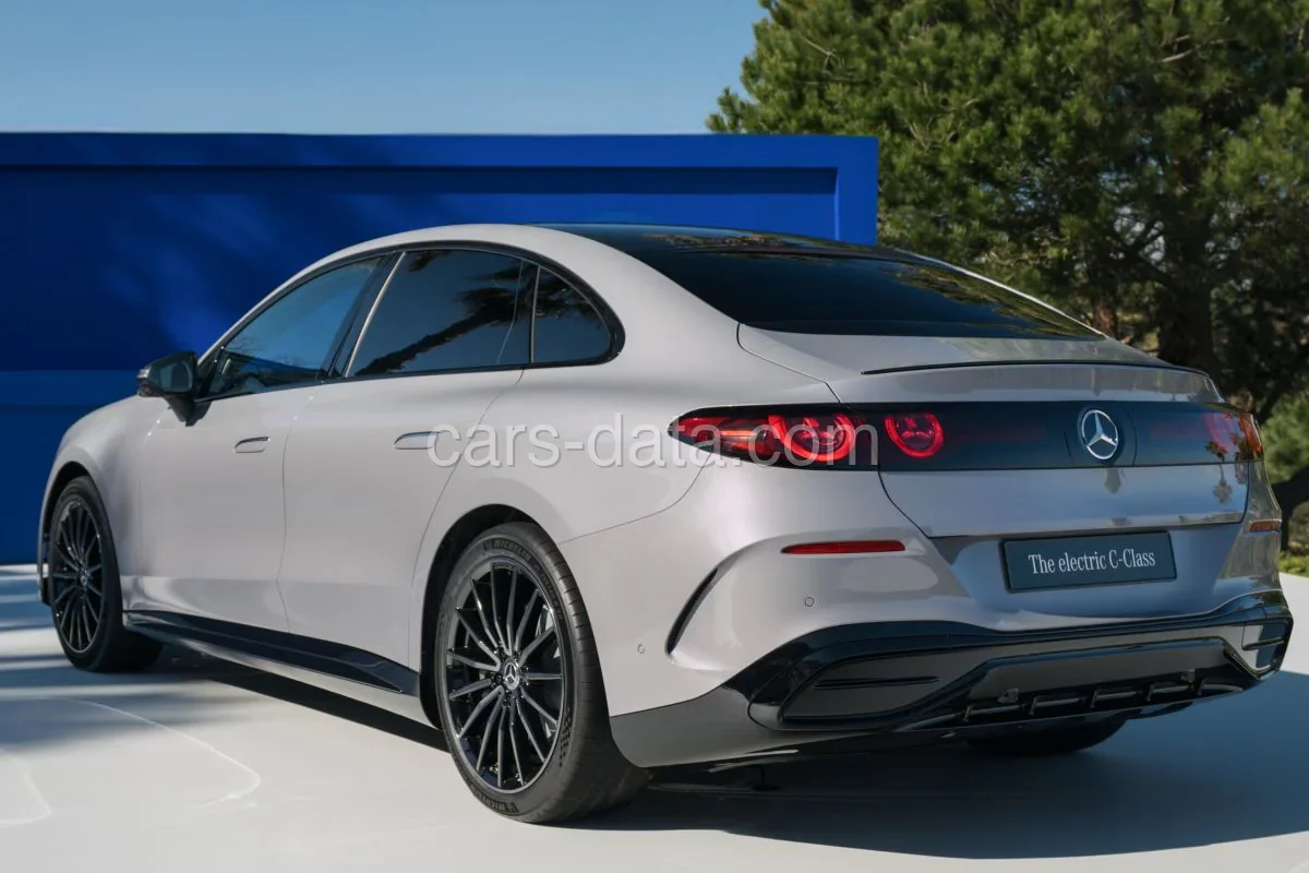 Mercedes-Benz Clase C C 400 4MATIC Electric Launch Edition 2026 sedán vista frontal
