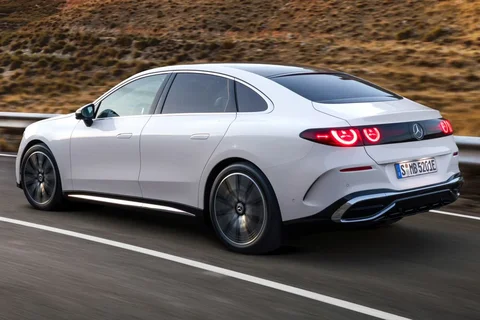Mercedes-Benz Clase C C 400 4MATIC Electric Launch Edition 2026 sedán vista 6