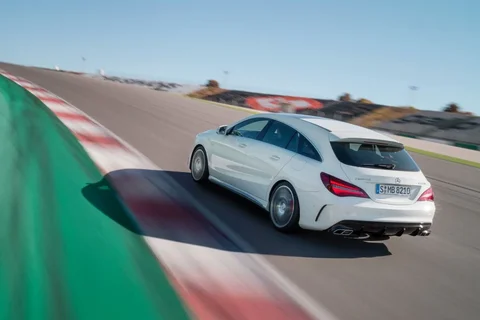 Mercedes-Benz CLA 220 d Shooting Brake 2016 view 11