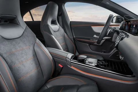 Mercedes-Benz CLA 250 e 2020 view 3