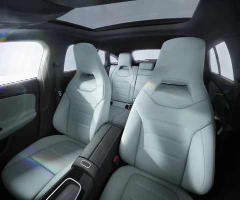 Mercedes-Benz CLA 250 e Shooting Brake Business Solution 2025 view 5