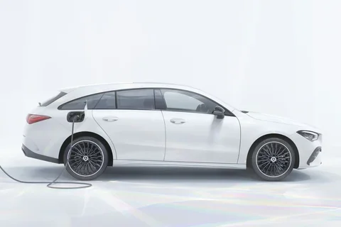 Mercedes-Benz CLA 250 e Shooting Brake Business Solution 2025 view 6
