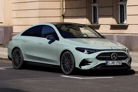 Mercedes-Benz CLA 200 Business Solution 2025 view 2