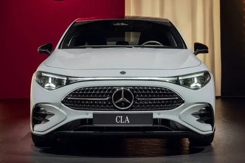 Mercedes-Benz CLA 200 Business Solution 2025 view 6