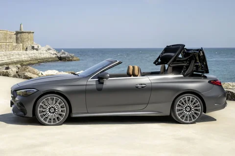 Mercedes-Benz CLE 200 AMG Line Cabriolet 2024 view 6