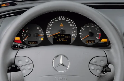 Mercedes-Benz CLK 200 Kompressor Elegance 2000 view 4