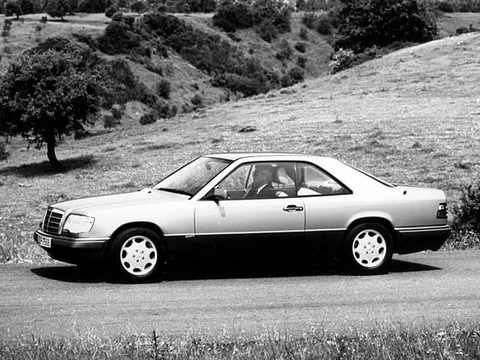 Mercedes-Benz Třída E E 320 Coupé 1993 view 3