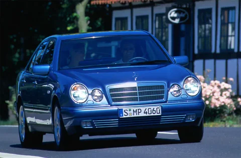 Mercedes-Benz Třída E E 280 Elegance 1995 view 4