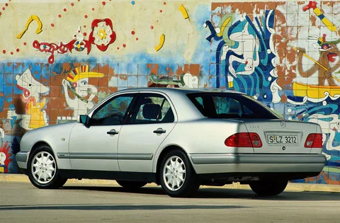 Mercedes-Benz Třída E E 280 Elegance 1995 view 2
