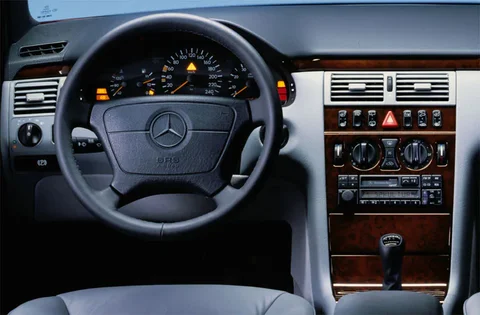 Mercedes-Benz Κλάση E 1996 front view