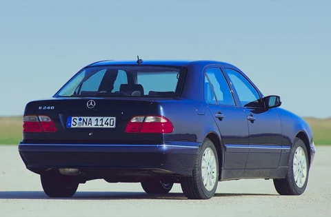 Mercedes-Benz Třída E E 240 Elegance Select 2001 view 3