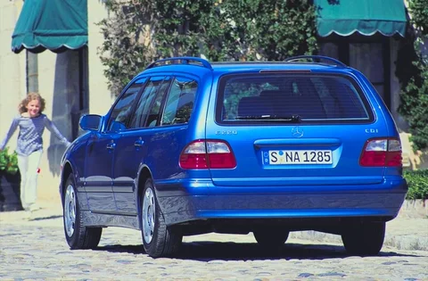 Mercedes-Benz Třída E E 200 Elegance Combi 1999 view 2