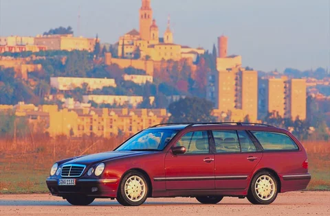 Mercedes-Benz Třída E E 200 Elegance Combi 1999 view 3