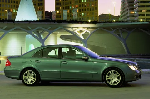 Mercedes-Benz Třída E E 200 CDI Elegance 2005 view 2